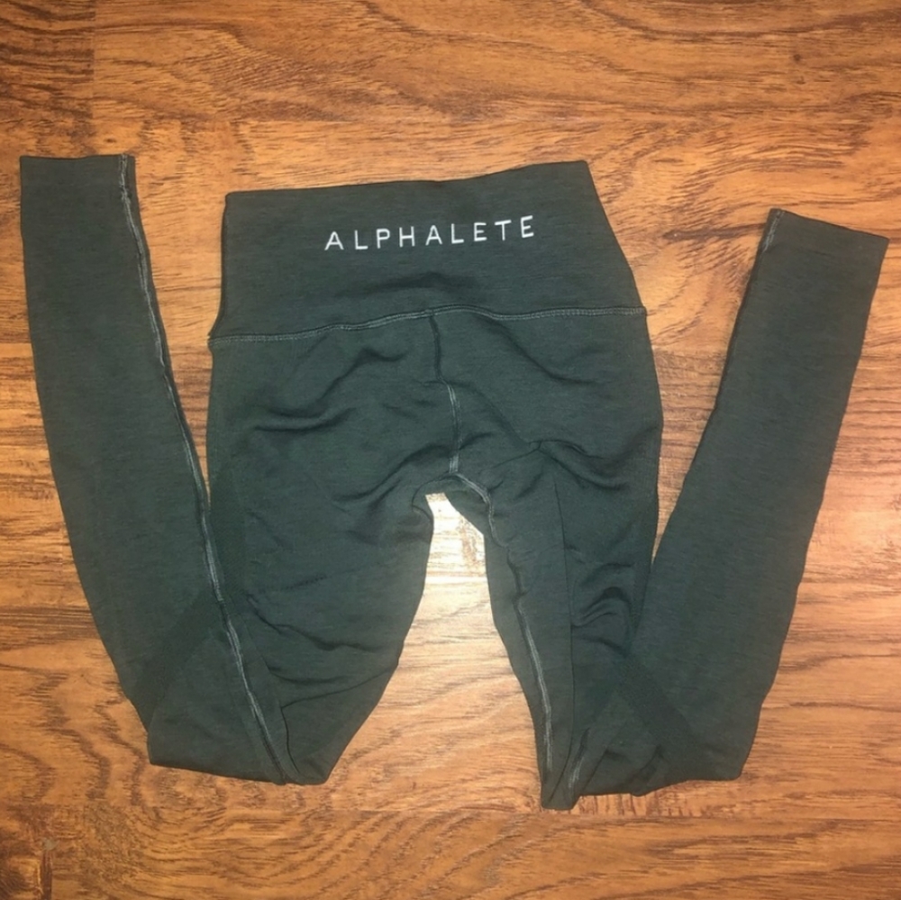 Alphalete Emrald Green Aero Leggings
